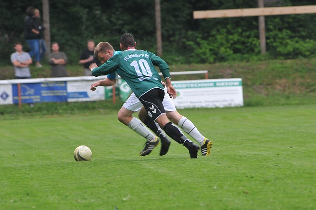 受到足球纯 受到足球纯